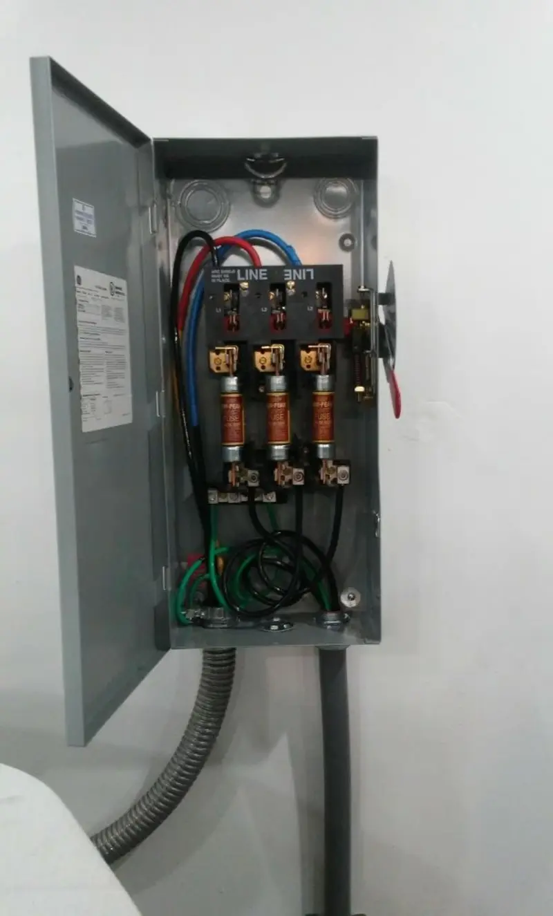 Three-phase disconnect switch installed for Smoke Detector Installation in Uniontown